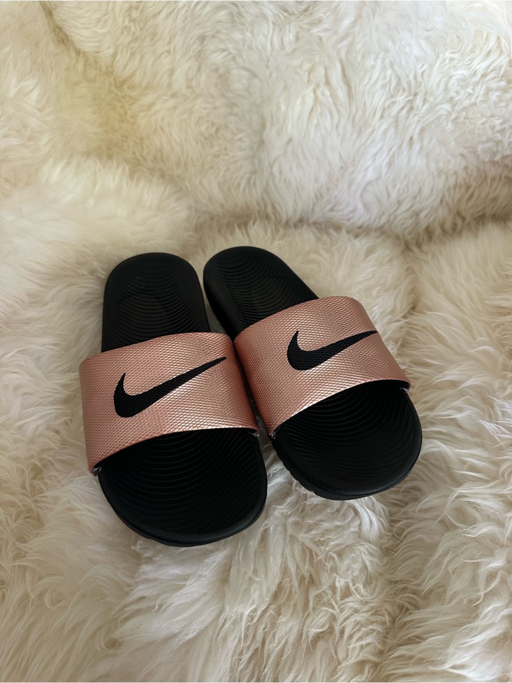 Nike Slide Kawa Sandal Slides in Rose Gold and Black Women's Metallic Red Bronze